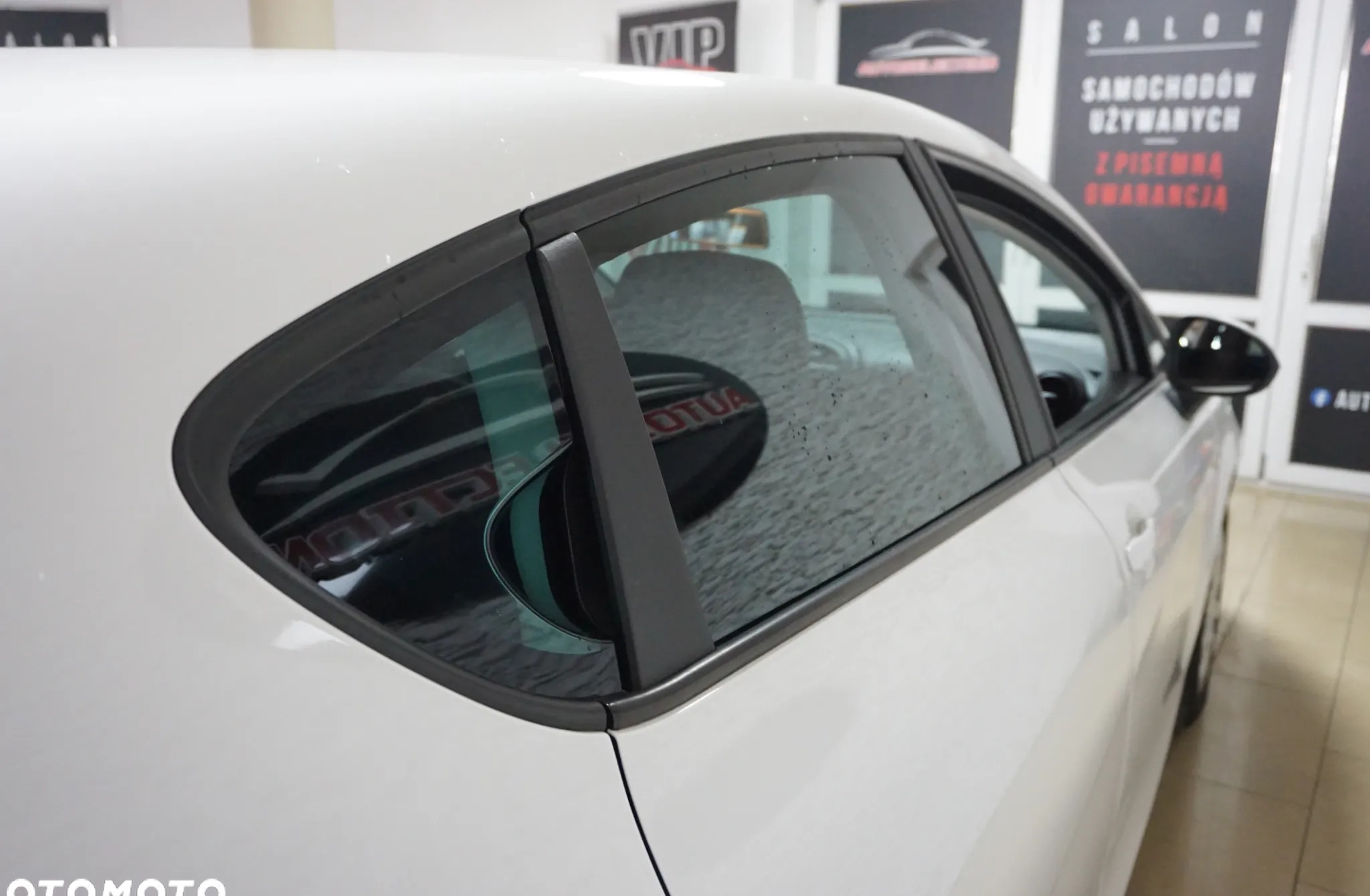 Seat Leon cena 23900 przebieg: 101800, rok produkcji 2010 z Piaseczno małe 704